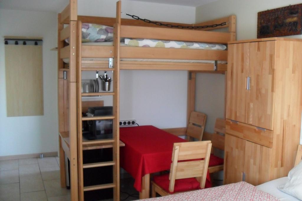 Apartment Suda Rheinhausen Zimmer foto