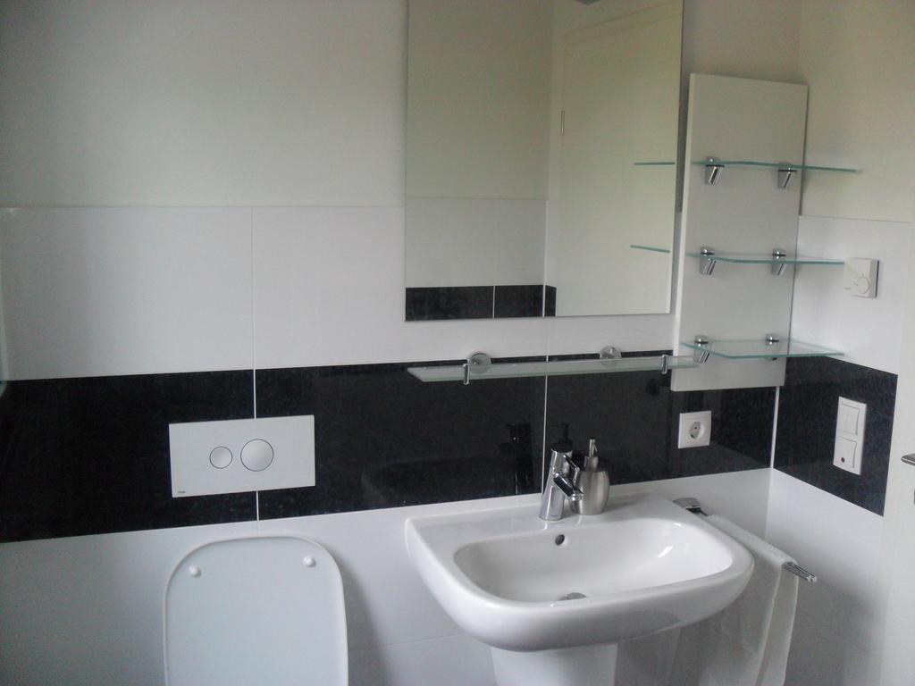 Apartment Suda Rheinhausen Zimmer foto